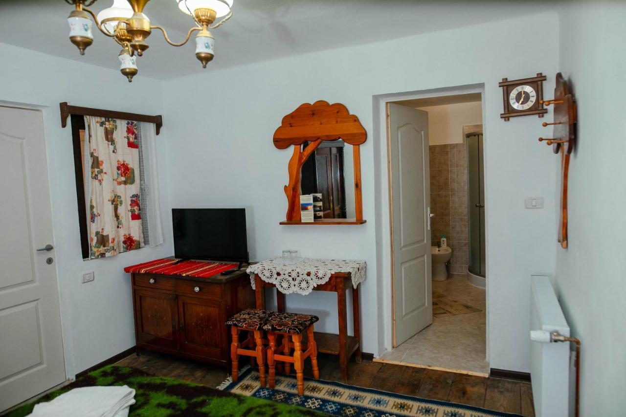 Casa Pe Valea Hartibaciului Guest House Barcut Ngoại thất bức ảnh